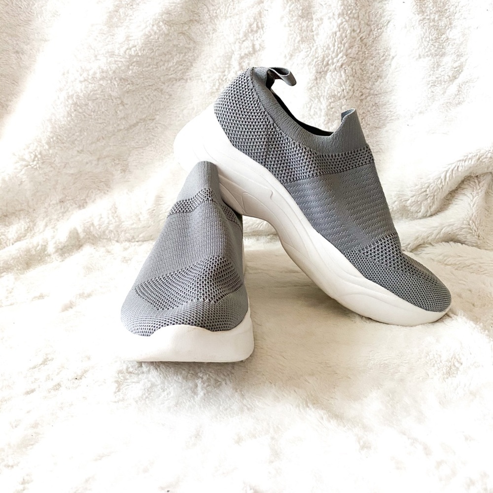 New Directions Madi Knit Sneaker Gray Size 10
